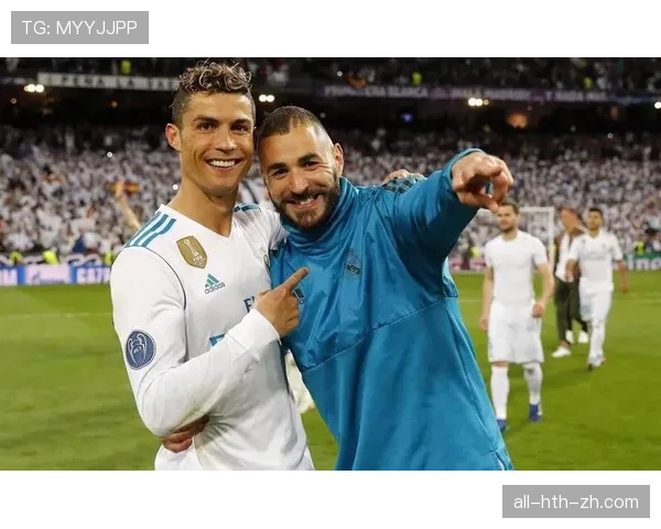 本泽马在皇马真是只会给C罗做球？深度解析其战术角色与终结能力